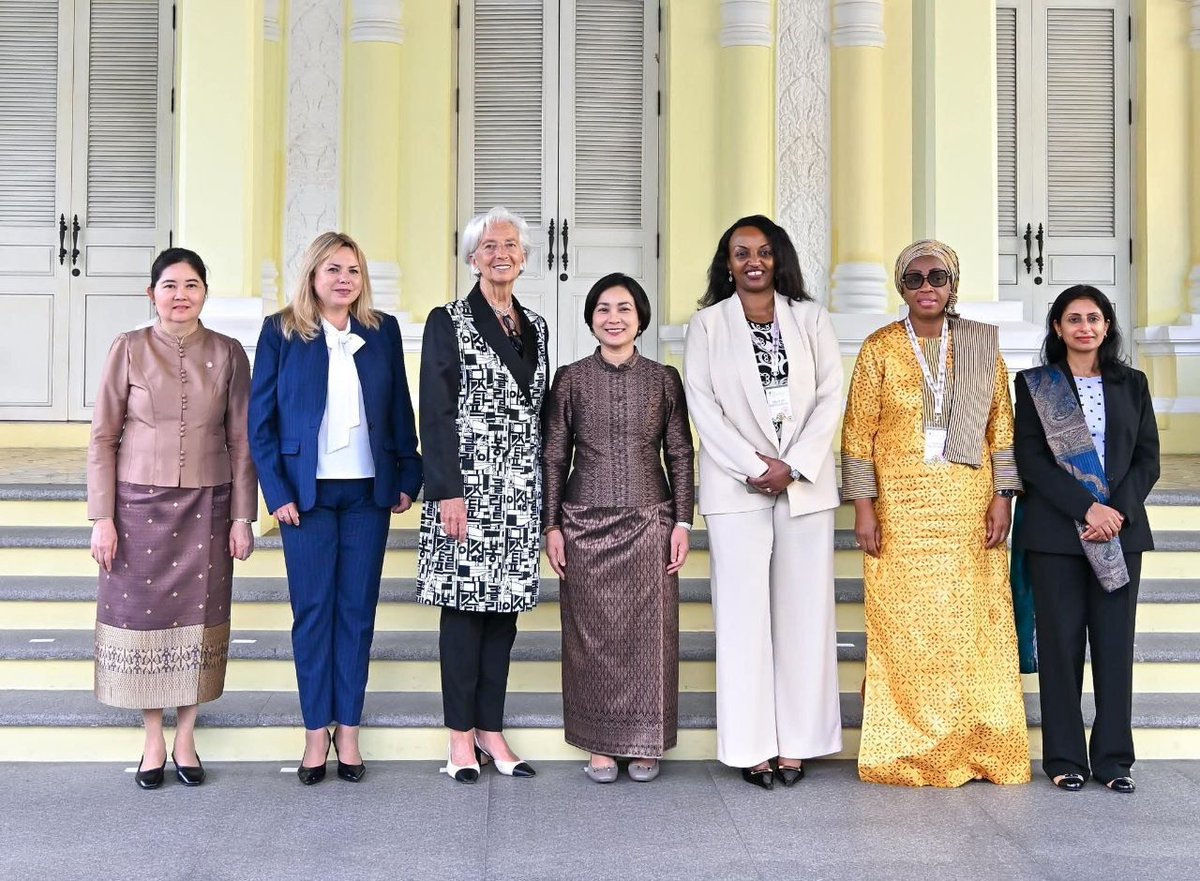 SorayaMHlive's tweet photo. Immense merci à Mme @SereyChea, Gouverneure de la @nbccambodia, et à toute son équipe, pour son exceptionelle hospitalité et pour la richesse des débats et une collaboration accrue entre banques centrales francophones. https://t.co/uk058L3Jjg