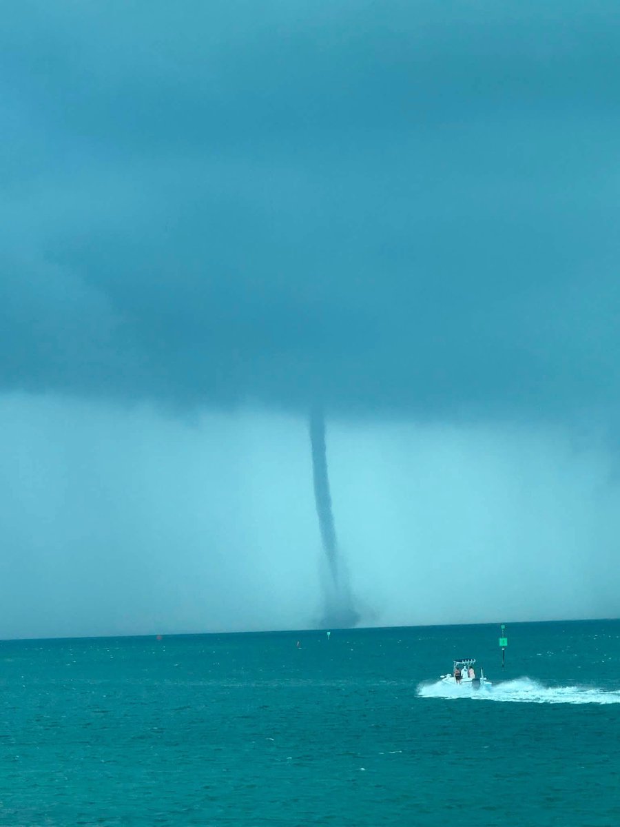 DylanFedericoWX's tweet photo. Big Waterspout near Islamorada in the Florida Keys this morning! #flwx 🌪️

📸 Kay VanWinkle 

@NWSKeyWest @wsvn @spann https://t.co/vMcK0ObQT7