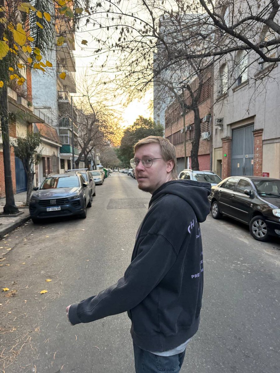 shcherrr's tweet photo. Осеннего буэнос-айресовского голденауера вам😌 https://t.co/7HIW0St7kO