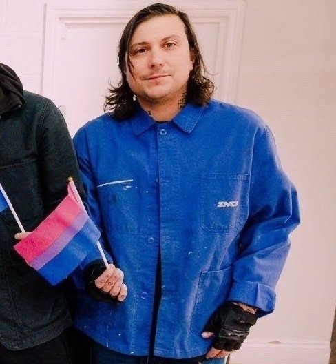s0mn0lentt's tweet photo. feliz pride month! 
este es un espacio seguro para todxs, sean libres de expresarse siempre✨️💖 https://t.co/PrTwYxXpaF