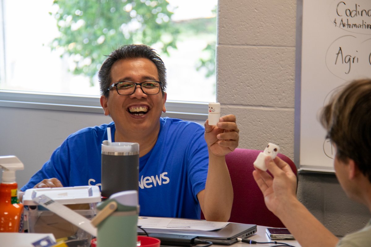GiftedStudies's tweet photo. Last week, Western Kentucky University hosted the 2026 National STEM Scholars. This program works to inspire the creativity and passion of middle school science teachers. 
See more photos: https://t.co/KMtuBu3k4P
#mindsonhandson #middleschoolscience https://t.co/XZV2t1xyca