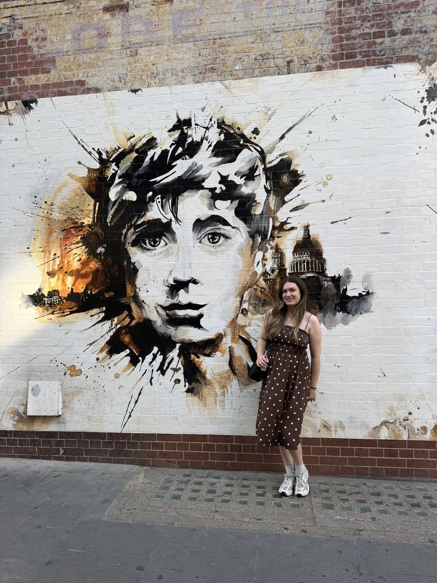 eicslarsson's tweet photo. I loveeee the west end !!!!!! 3 shows in 2 days ⭐️ https://t.co/AAtkT3UUXd