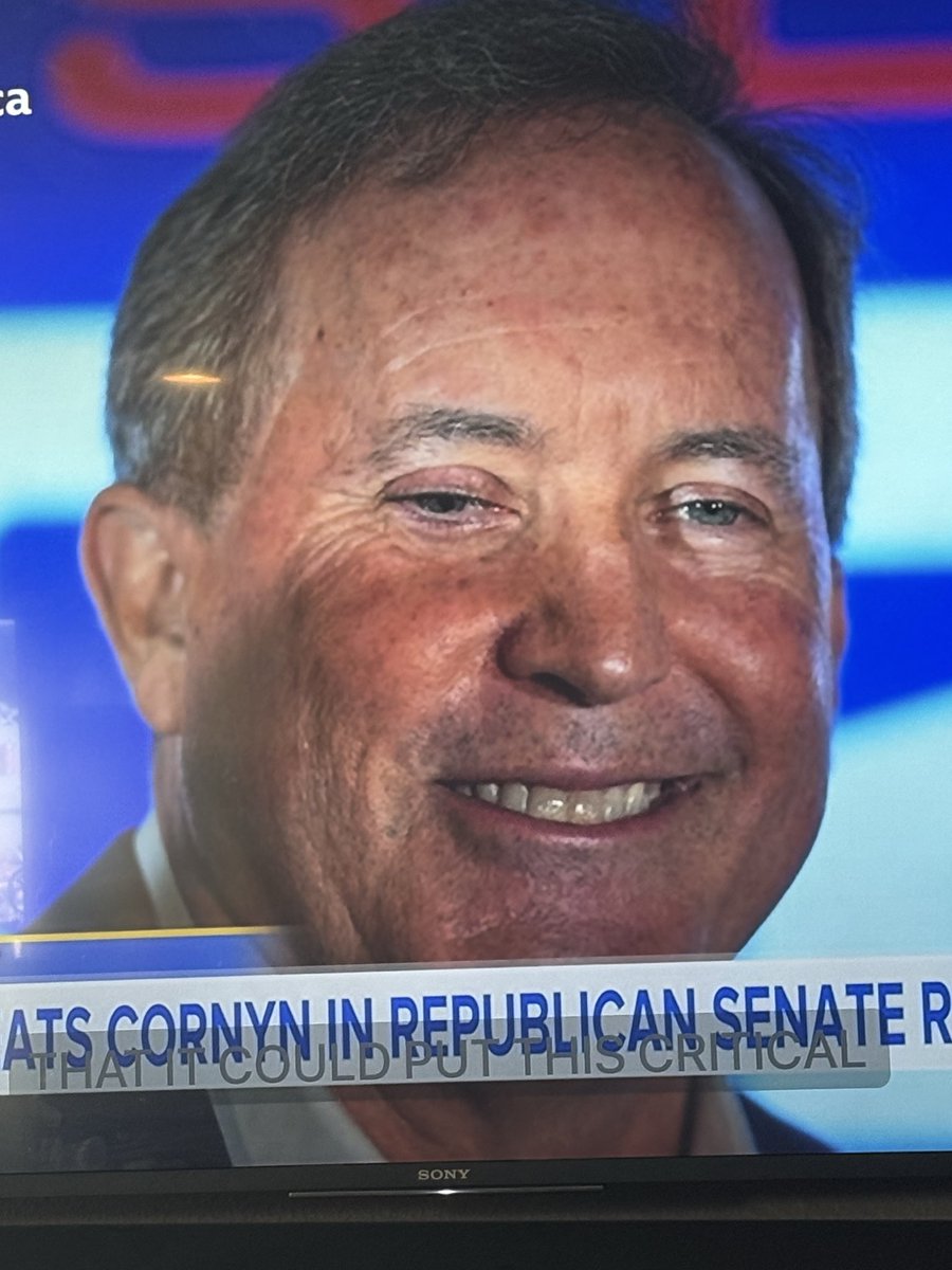 Branwee85's tweet photo. The reptilians aren’t even trying to hide anymore https://t.co/In6MwDDPAW
