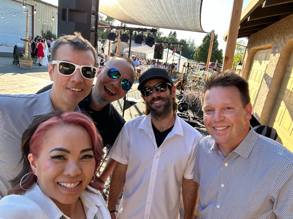 FastTimes80s's tweet photo. Congrats to the Martins and thank you for having Fast Times at your wedding!
#FastTimes 
#FastTimes80s 
#FastTimesBand 
#FastTimesRocks 
#WeddingBand https://t.co/vW4c1oMx25