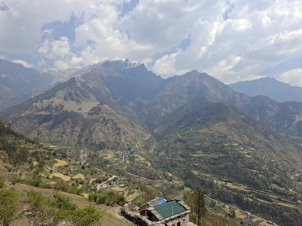 gbohara2's tweet photo. 🏔️ Surma — a paradise in the lap of nature ❤️

Its beauty and tranquility are beyond words. A place where mountains, peace, and nature come together to create something truly special. 🙏

#SurmaGaunpalika #Bajhang #Sudurpashchim #NatureVibes #ExploreNepal https://t.co/U3uMndvoOy