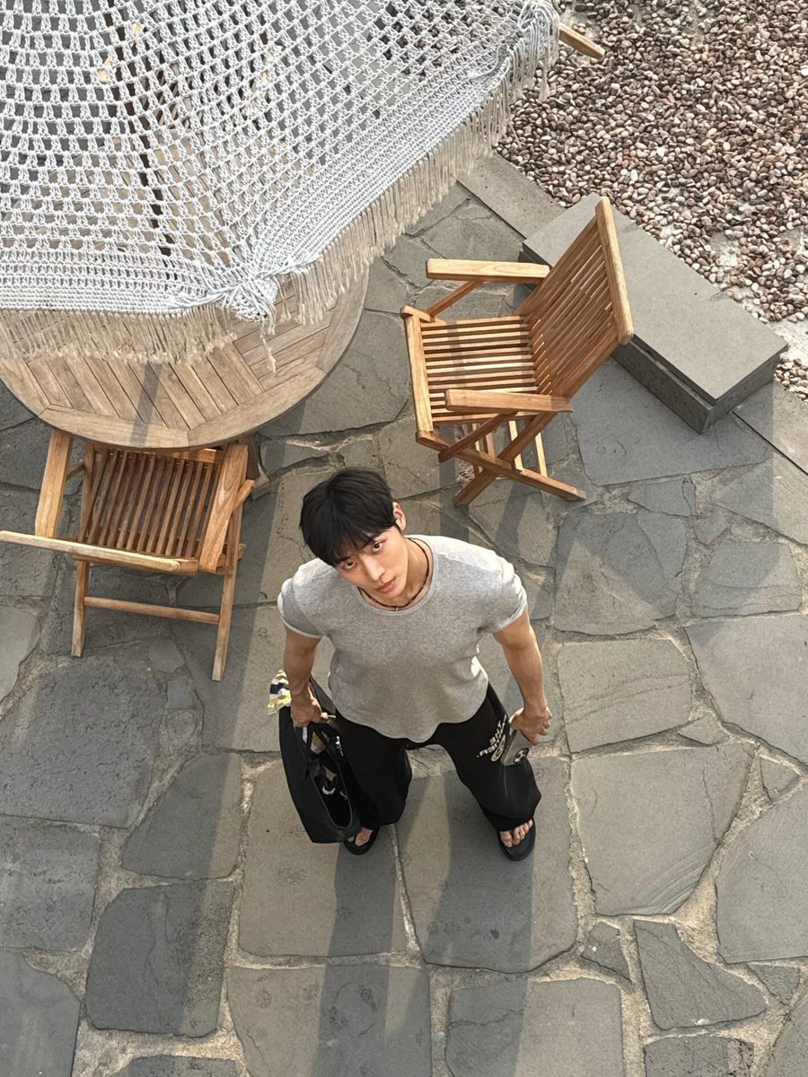 churingg0's tweet photo. 완전 항공샷ㅠㅋㅋㅋㅋ  오랜만에 게시물이여서 너무 좋다ㅠㅠ https://t.co/J59tMuqeyJ
