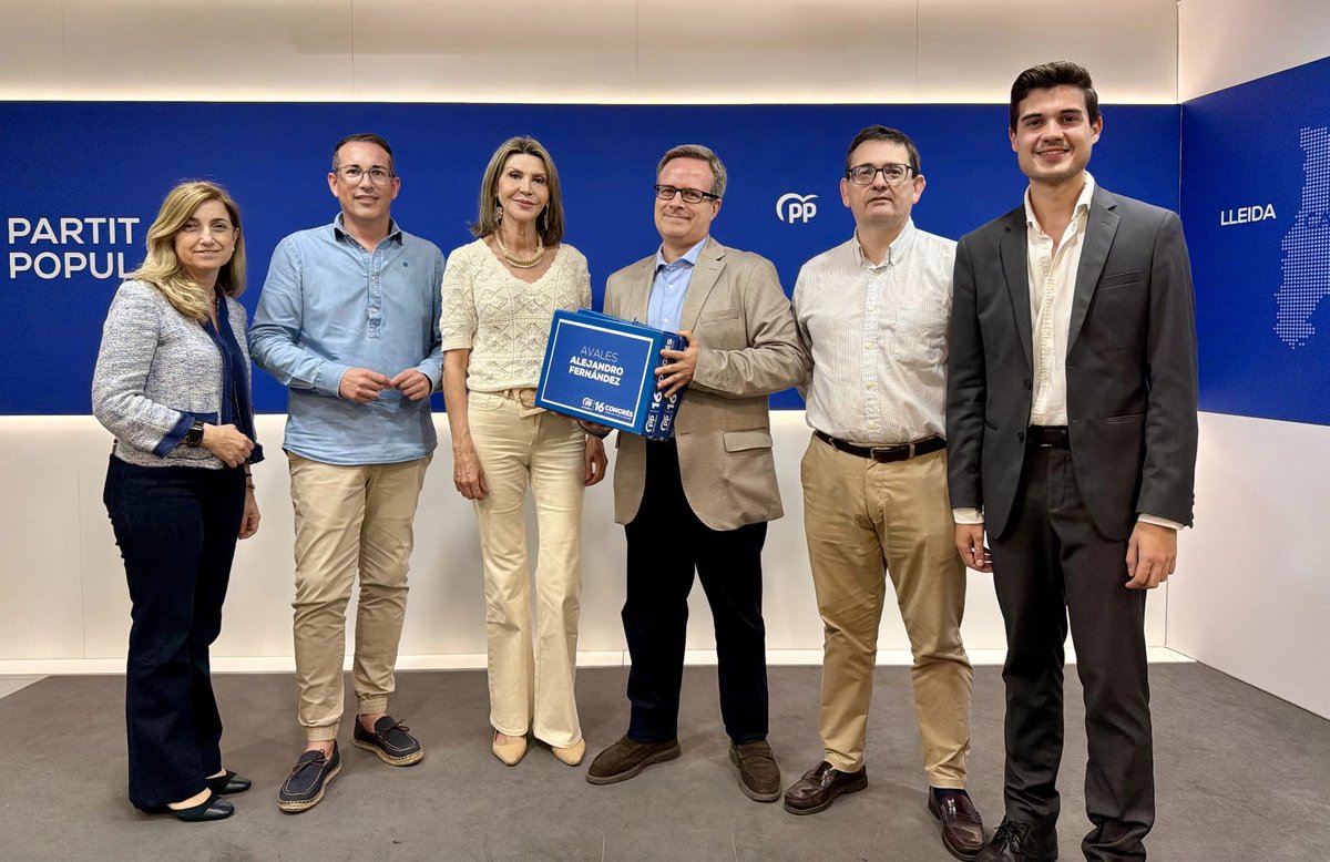 EduardoBolanosR's tweet photo. Hoy hemos presentado los avales de la candidatura de @alejandroTGN. Un proyecto fuerte, unido y preparado para seguir creciendo en Cataluña. #YoConAlejandro https://t.co/wjuJcr5o1V