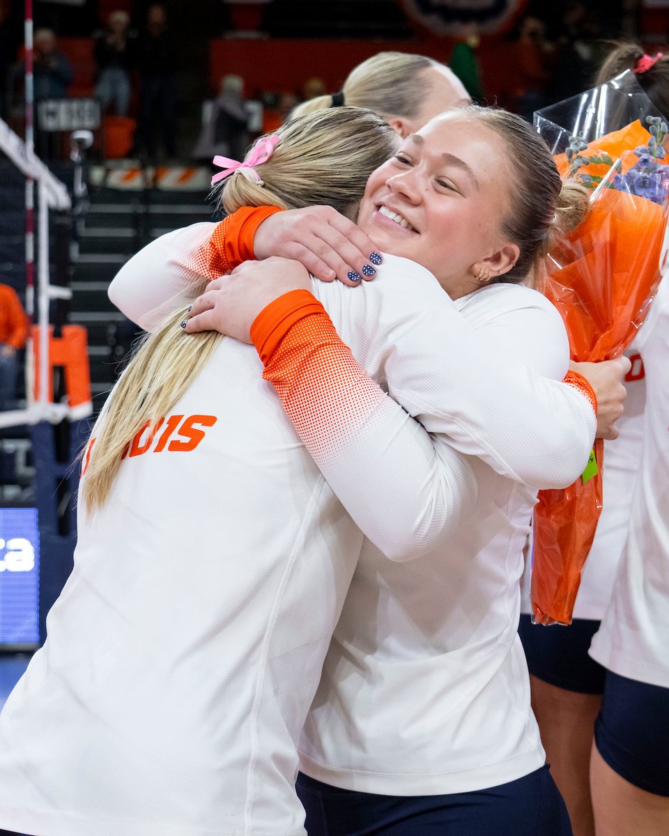 IlliniVBall's tweet photo. Wishing Kenzie a very happy birthday 🥳 https://t.co/Jl2I9Ndmbm