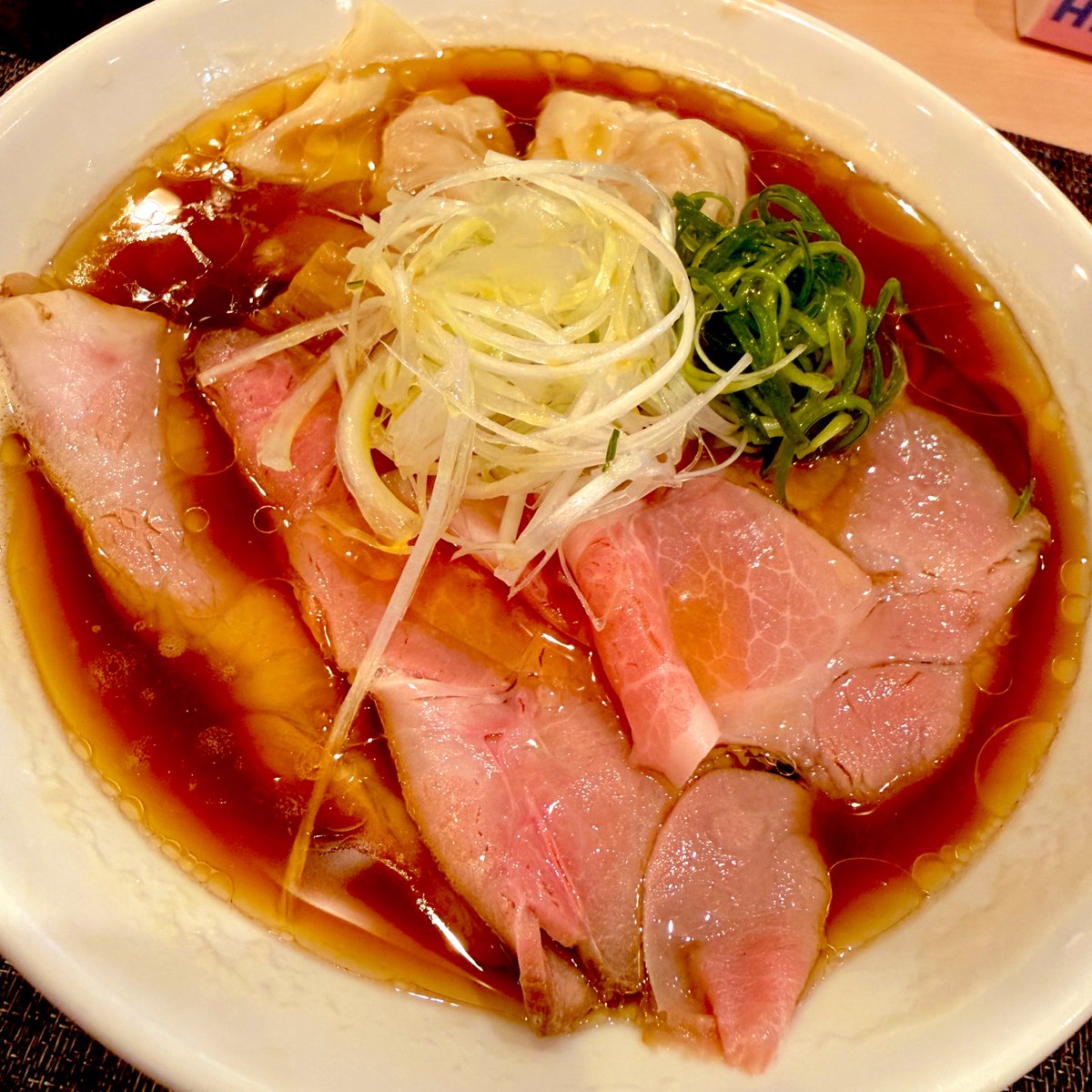 umejam00's tweet photo. 最近ワンタン入ってるラーメン多い
好き https://t.co/EFttoegeuz