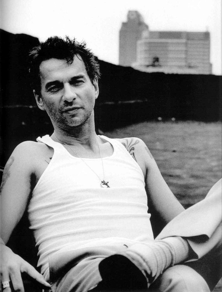BabyloN3333's tweet photo. Mood...
Sesión de tarde.

Depeche Mode 
https://t.co/m4tZ6nYzZ1
Shake the disease https://t.co/qwnQUfHldJ