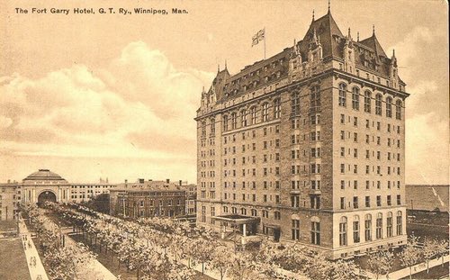 msheetmetal's tweet photo. @metr0politics Fort Garry Hotel in Winnipeg https://t.co/tJdb2dzMLd