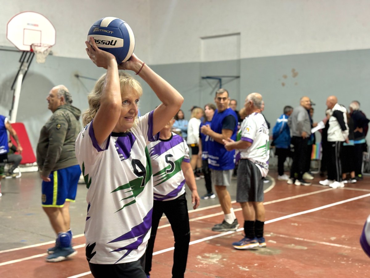 deportembb's tweet photo. A través del deporte, la participación y el encuentro, seguimos impulsando una adultez con más salud, movimiento y alegría. ☺️ https://t.co/svwsGm0B8s