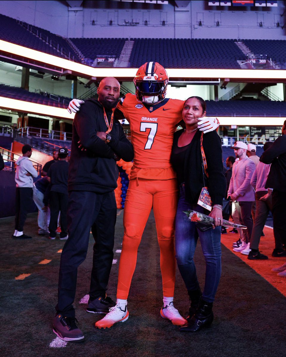 TWashington_7's tweet photo. #AGTG  Go Orange 🍊?? https://t.co/l003o1OXD8