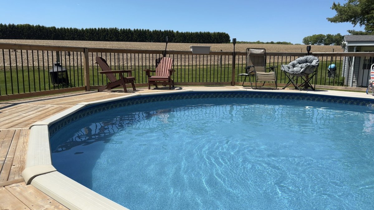 Shauna_Aloha's tweet photo. The pool is finally open 
I have availability today 4-8pm 
Tomorrow till 2pm
Wednesday 10-6
Thursday 10-8
Friday 10-2 https://t.co/IdBFNcVkMT