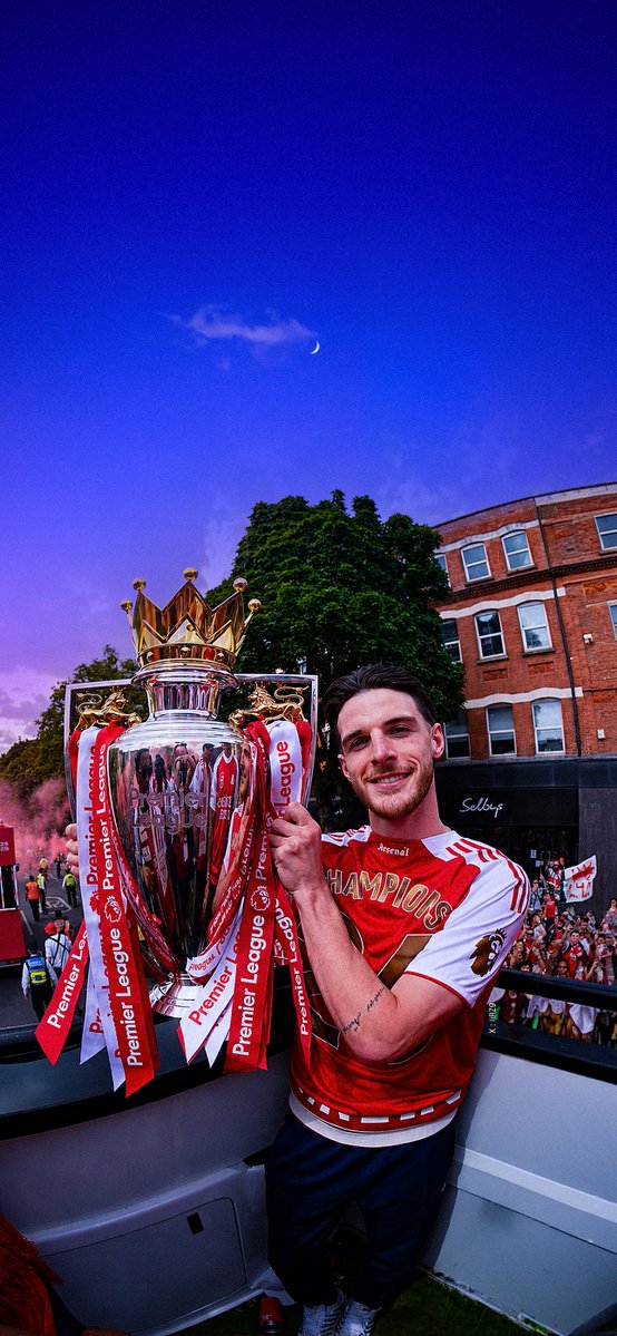 iiRz9's tweet photo. Arsenal FC 4k 🌙 ✨ https://t.co/8zjyRuopS6