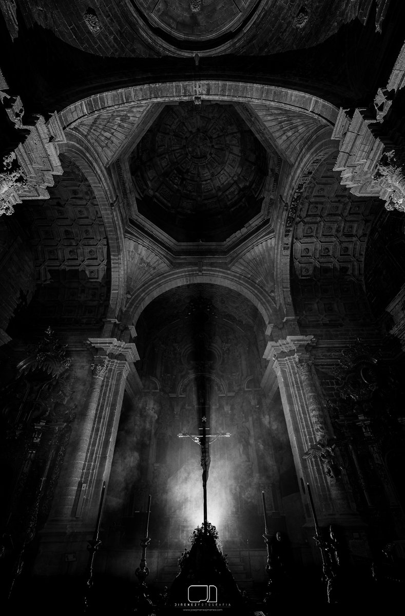 Semanasantasan's tweet photo. La fotografía cofrade no solo documenta la fe; la transforma en atmósfera, luz y emoción. 

https://t.co/Rdy6rAB5l5 

@HLosEstudiantes 

©José Jiménez 

#FotografiaCofrade https://t.co/m7zWaUG12g