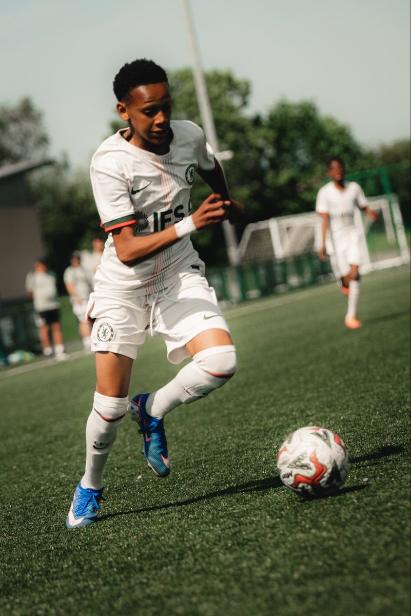 PlayerData's tweet photo. Every player wearing a PlayerData GPS vest. All matches with our GPS-enabled smart ball in play. Unforgettable experience for all involved with @TheECNL International Tournament that @CoachesVoice hosted at Everton last week. #NeverADoubt https://t.co/nZykjwSiIt