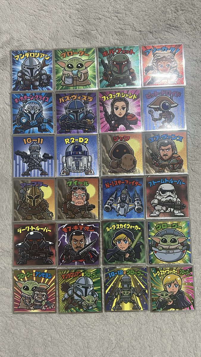 know5shun's tweet photo. コンビニでスターウォーズのビックリマンチョコ60個買えた！
全種類揃ったからよし！

しばらくおやつはウエハース😂 https://t.co/6LWvpRzkkn