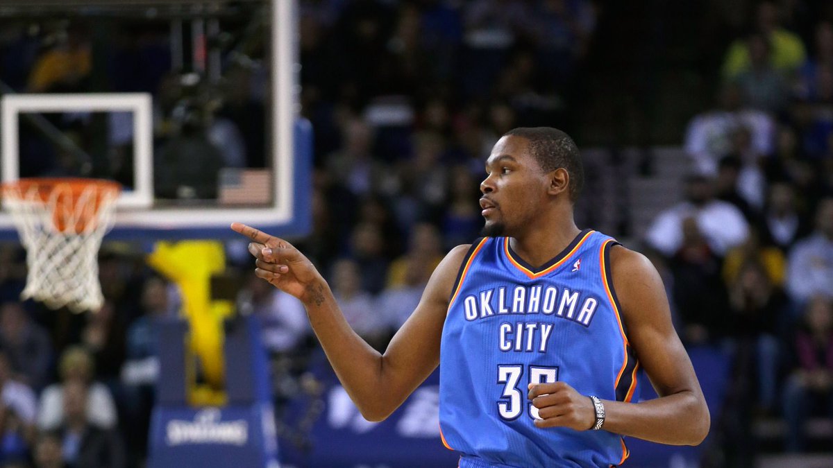ChasmRift's tweet photo. @iheartjwill 2 words: Kevin Durant 

Also I heard sbout how passionate the fans were for the Thunder. Fans were waiting at the airport after their 1st round exit to LA in 2010 to congratulate them. I had to tap in cuz that is genuine love for the team and its players https://t.co/bcO1GUHYwr