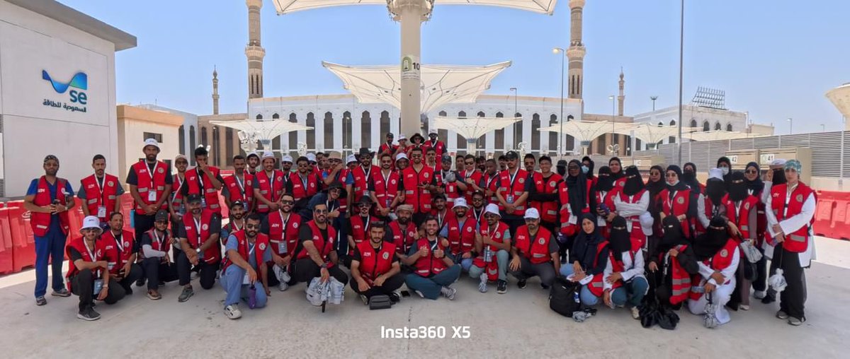 Hassan_al3mri's tweet photo. ما بين المشي في الميدان، متابعة الفرق، وصافرات الإسعاف، كانت التجربة أكبر من مجرد عمل…
كانت مسؤولية وشرف خدمة لضيوف الرحمن مع فريق إسناد عرفة الذي بذل الكثير وتجاوز كل التحديات بروح الفريق والتفاني في الخدمة
الحمد لله على التوفيق، والشكر لكل من شارك في هذه المهمة
#حج #حج_1447هـ https://t.co/S0vRCKthb5