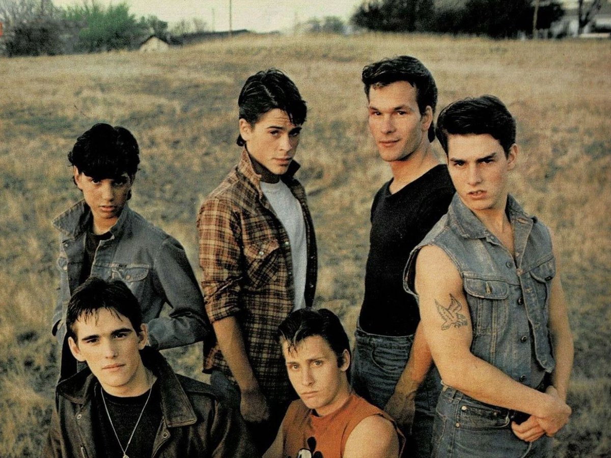 CineverseOff's tweet photo. @Manon_AM @MargotRec @OuaZz_ @skyzarr_ @floriankotimbi The Outsiders de Coppola s’offre une nouvelle jeunesse dorée avec son sublime remaster 4K. Ce mélodrame sirkien sur la jeunesse perdue américaine, entre West Side Story et Gone with the wind, retrouve ici l’esthétique onirique de l’âge d’or des studios. - @KierosOMF https://t.co/hyTlRO59gW