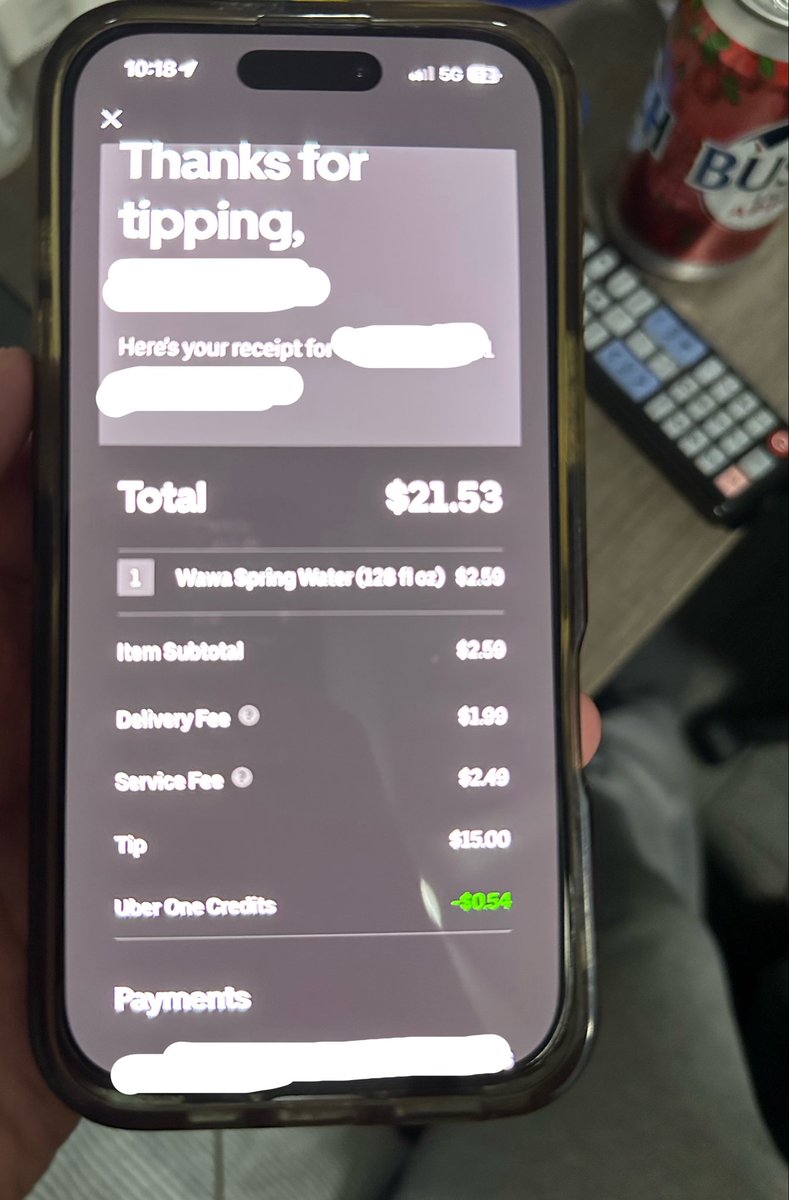 RJordan25pc's tweet photo. 15 dollar tip on a 2 dollar order. Fuck my bank account https://t.co/TxcogAMf6M