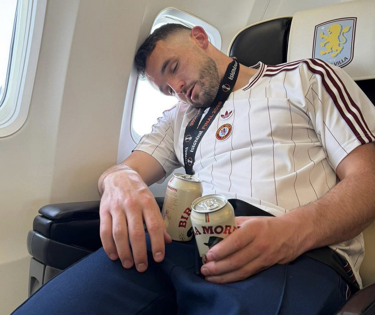 theavfcfaithful's tweet photo. McGinn been done dirty by Cashy here 🤣🤣😴 https://t.co/Xf6RHNiw8s