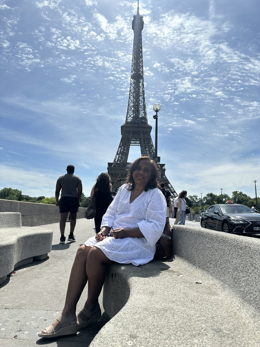nathure's tweet photo. Finally I came to Paris. Did not disappoint. https://t.co/s4Bw8d0BcC