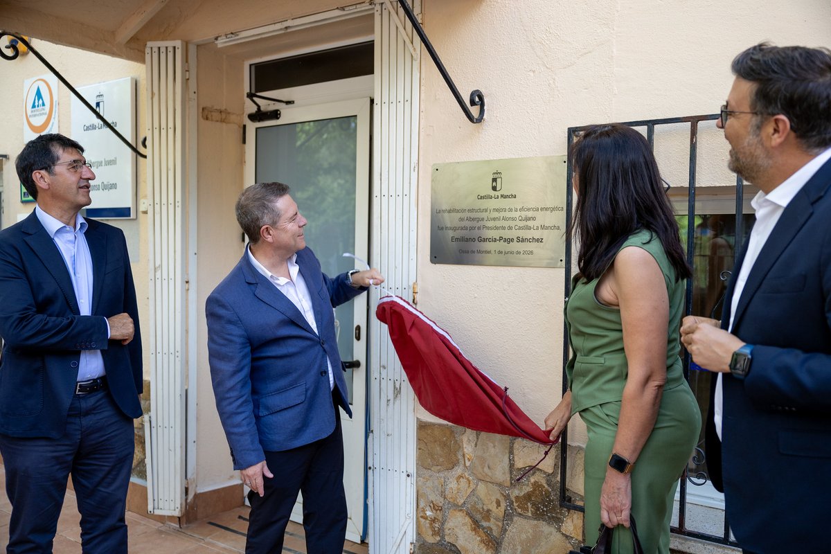 garciapage's tweet photo. El Parque Natural de las Lagunas de Ruidera recupera un espacio emblemático con la inauguración de la rehabilitación y mejora de la eficiencia energética del albergue juvenil ‘Alonso Quijano’.

Una instalación de nuestra Red de Albergues Juveniles, clave para el turismo, especialmente para los jóvenes, que vuelven a contar con este alojamiento para disfrutar de las actividades que ofrece este entorno natural.