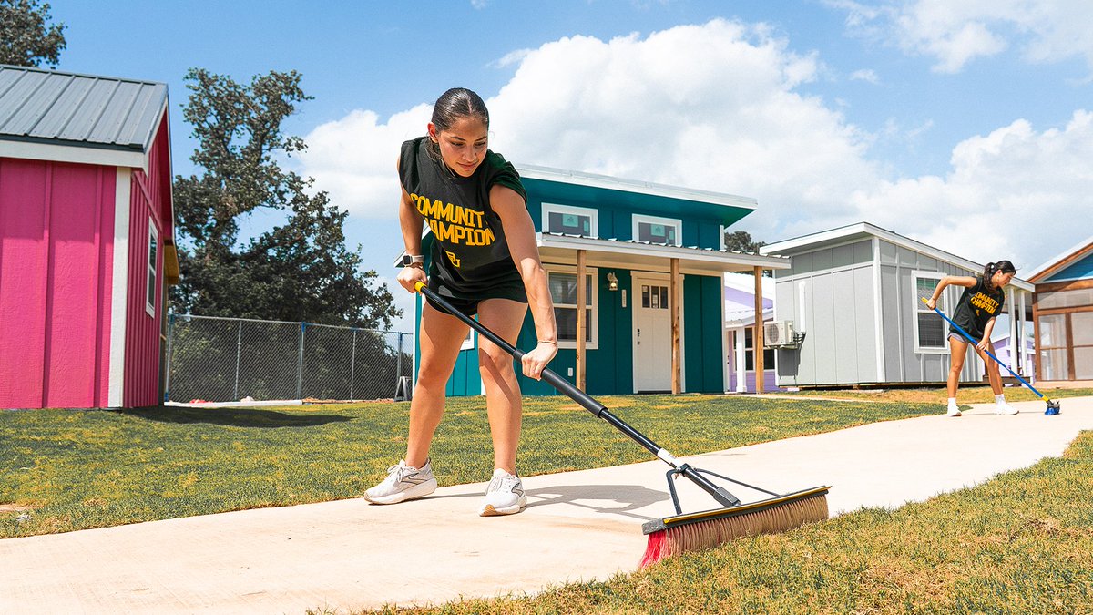 BaylorAthletics's tweet photo. Organized by our spiritual formation team and the @FaithSportsInst a few weeks ago, the annual Champions (Re)Defined Retreat began by bringing together 38 student-athletes from Baylor, Biola and George Fox on day 1️⃣ to explore what it means to be a magnanimous person - a person of great and virtuous soul 🙏

The foundation for the week was set as athletes were challenged to pursue excellence through faith, character and purpose, both in sport and in life.

Day 2️⃣ challenged student-athletes to put faith and love into action. After learning about these virtues and their role in competition, student-athletes had the opportunity to serve at Creekside Community Village, demonstrating Christ's love through meaningful service and connection with others.

#SicEm