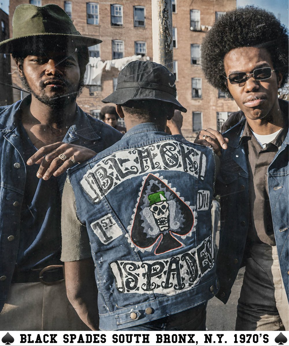 kingklast's tweet photo. ♠️ BLACK SPADES – SOUTH BRONX, N.Y. 1970’s ♠️ | The ORIGINAL Painted Gang Colors Before Graffiti Jackets Went Citywide

#BlackSpades #1stDivision #PaintedGangJackets #SouthBronx #TheBronx #Bronx #BronxNY #NYC #NewYork #ClassicNYStreetGangs #KingKlastArchives #KingKlast #Bronxdale https://t.co/KngbWAqb4H