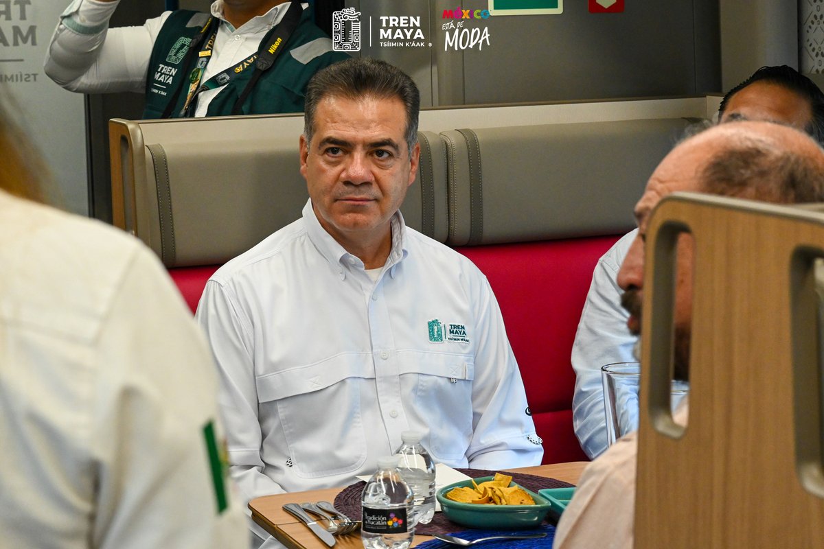 TrenMayaMX's tweet photo. Hoy el sureste se sube al Tren Maya 🚆 y se sienta a la mesa 🍽️. Estamos probando "Janal", nuestro nuevo Tren Restaurante ✨: menús 🌮, servicio 🤝 y cada detalle de la experiencia que pronto vivirás 🌿. Te contamos cómo va 💫
#Janal #TrenMaya https://t.co/hLJRw9Fo7F