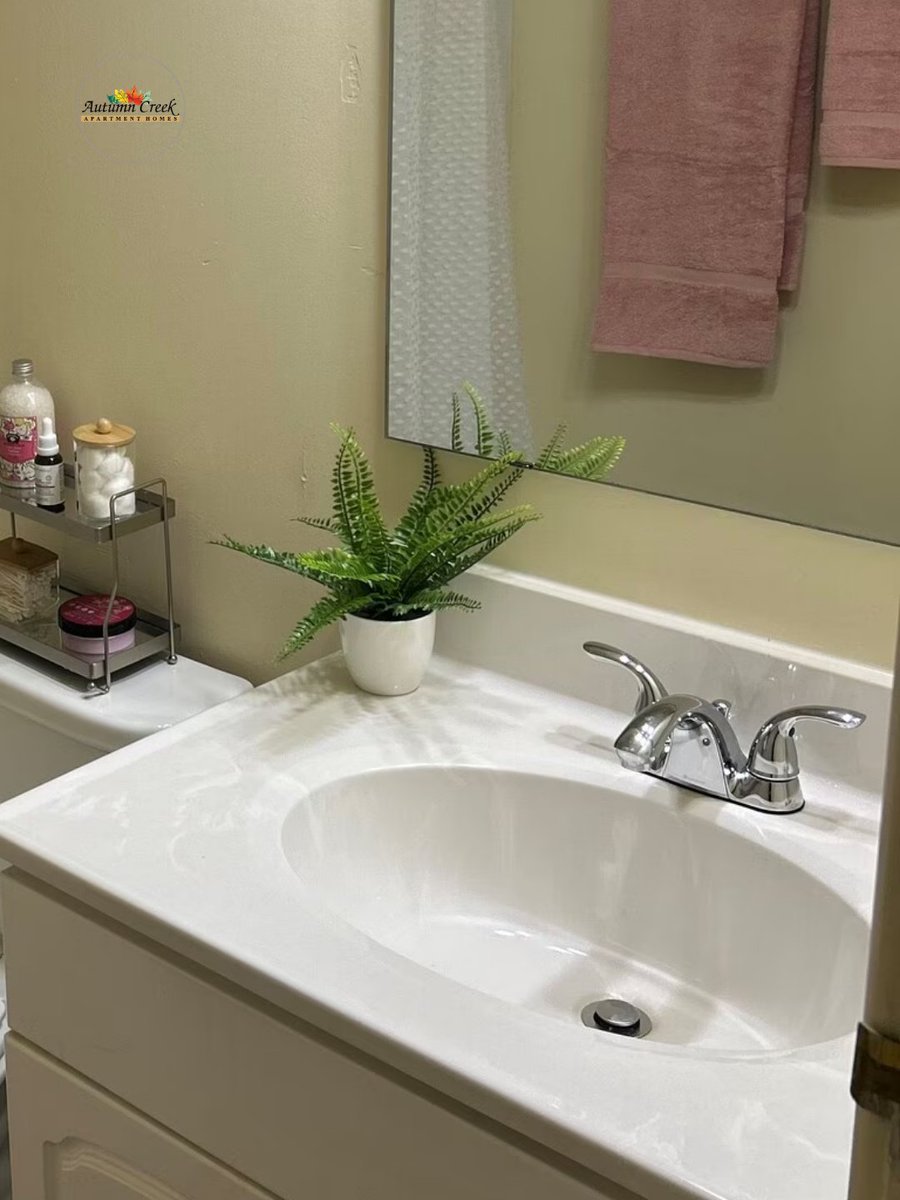 AutumnHomes's tweet photo. Whether you're getting ready for the day or unwinding for the night, our vanity space has you covered! Come take a tour to see for yourself! ☺️ https://t.co/UeOPBzzRzq https://t.co/KOHOZhJgOP