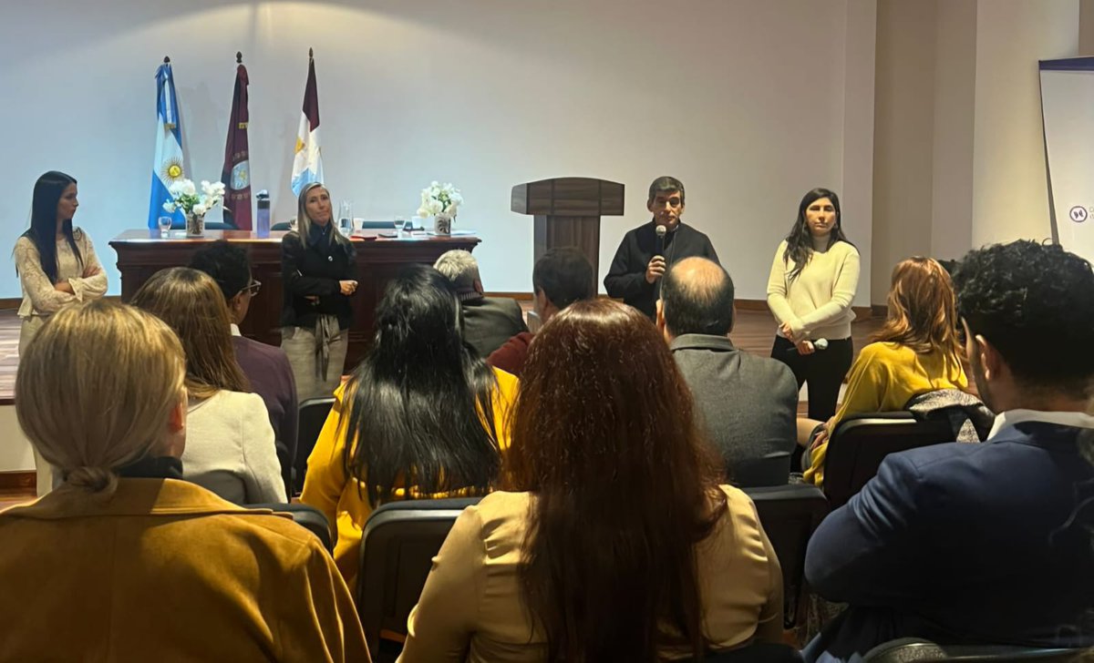 smentalsalta's tweet photo. 👉Participamos de la reunión destinada a formalizar la aprobación del “Flujograma para el abordaje y la gestión de situaciones de Violencia por Motivos de Género del Departamento Metán y Anta”. https://t.co/7DY7ZHlBF3