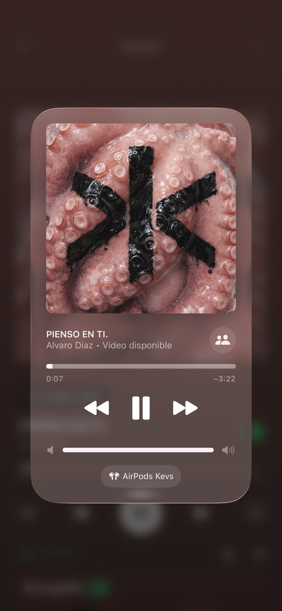 KevsOVO's tweet photo. @yoAlvaroDiaz porque todavía no está la letra disponible?? 😞 https://t.co/l6cxqZo2KQ