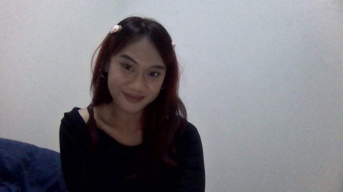 risperidone_'s tweet photo. love centil energy💄🪞. after up and down, finally i’m choose myself🥹. https://t.co/iUXloPlA8m