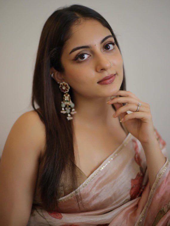 Heroines tweet media