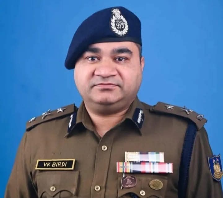 locworld123's tweet photo. Vidhi Kumar Birdi Appointed IG in CRPF on Central Deputation

@OfficeOfLGJandK  @HMOIndia https://t.co/LMCb1fQVIn