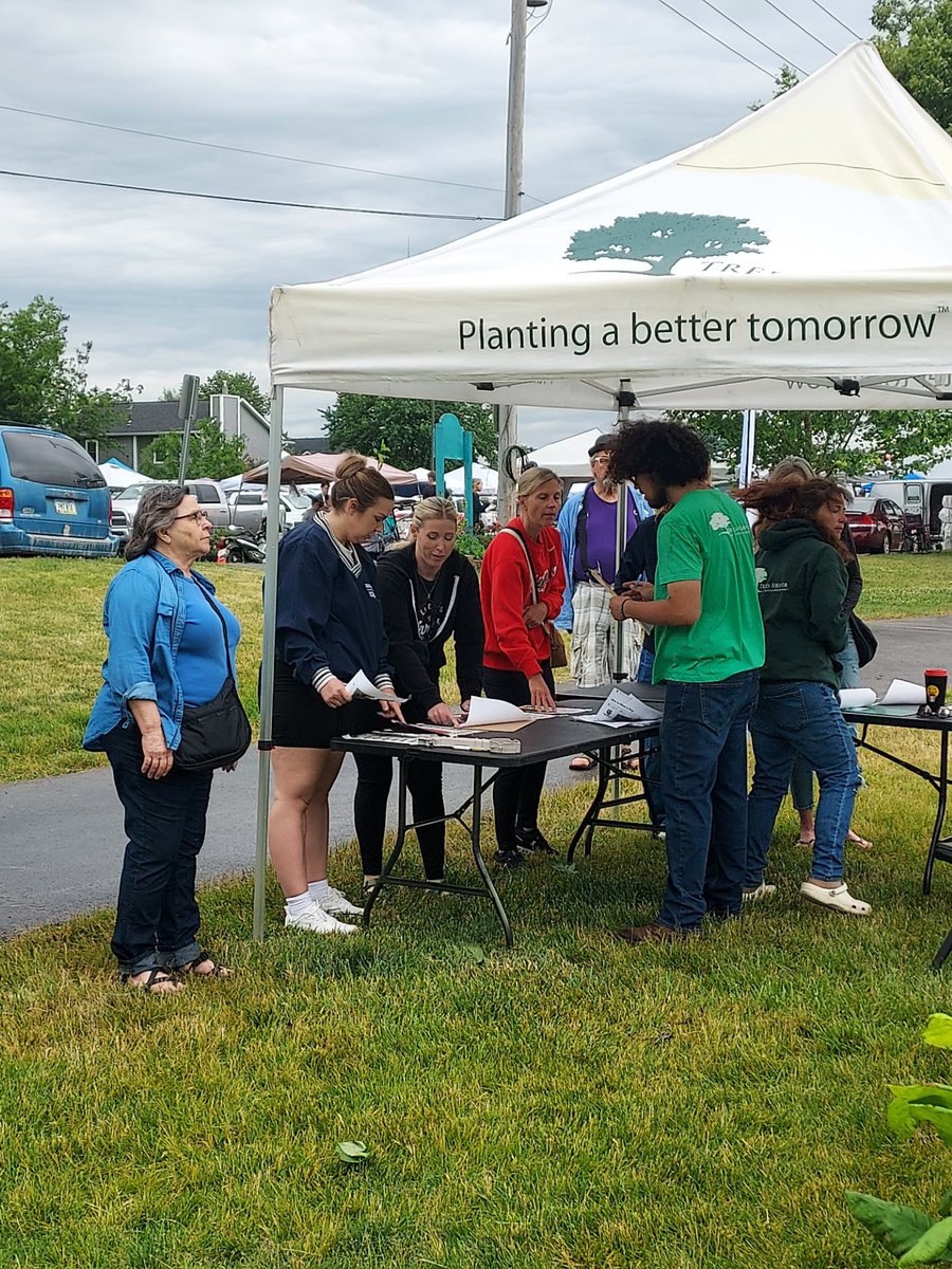 Trees_Forever's tweet photo. We are grateful to have been able to offer free trees on Sunday thanks to our partners at @arborday!
It is great to see so many individuals excited to expand the canopy! Pick up a tree and need help maintaining it? Check out our YouTube channel: https://t.co/H5saKdMmqi https://t.co/o4UgLo3Drg