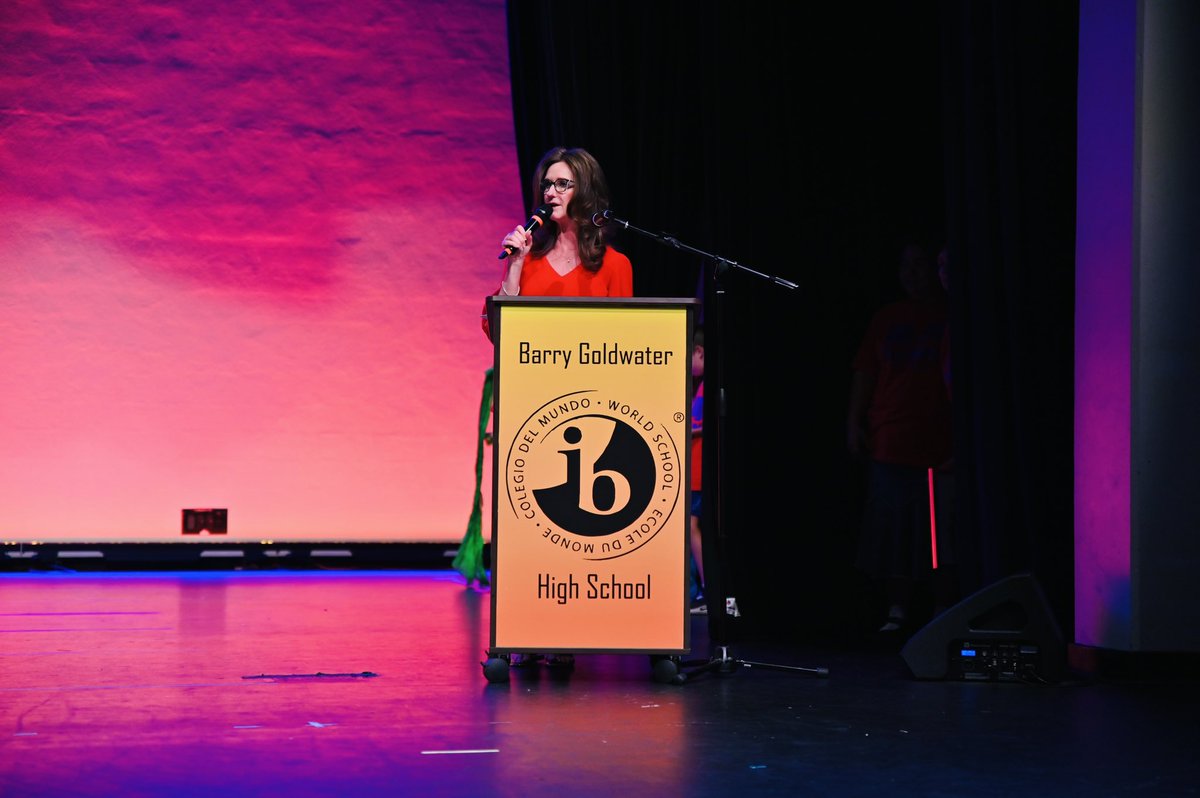 CWAnnOBrien's tweet photo. I was honored to join Councilwoman @DebraStarkPHX , @RepGregStanton , Lin Ling Lee and Wen Chyi Chi to celebrate 30 years of Taipei Chinese Culture Summer Camp of Arizona! Using dance, arts and sports, kids experience teamwork, develop friendships and gain global perspectives. https://t.co/k8YGXsTNaw