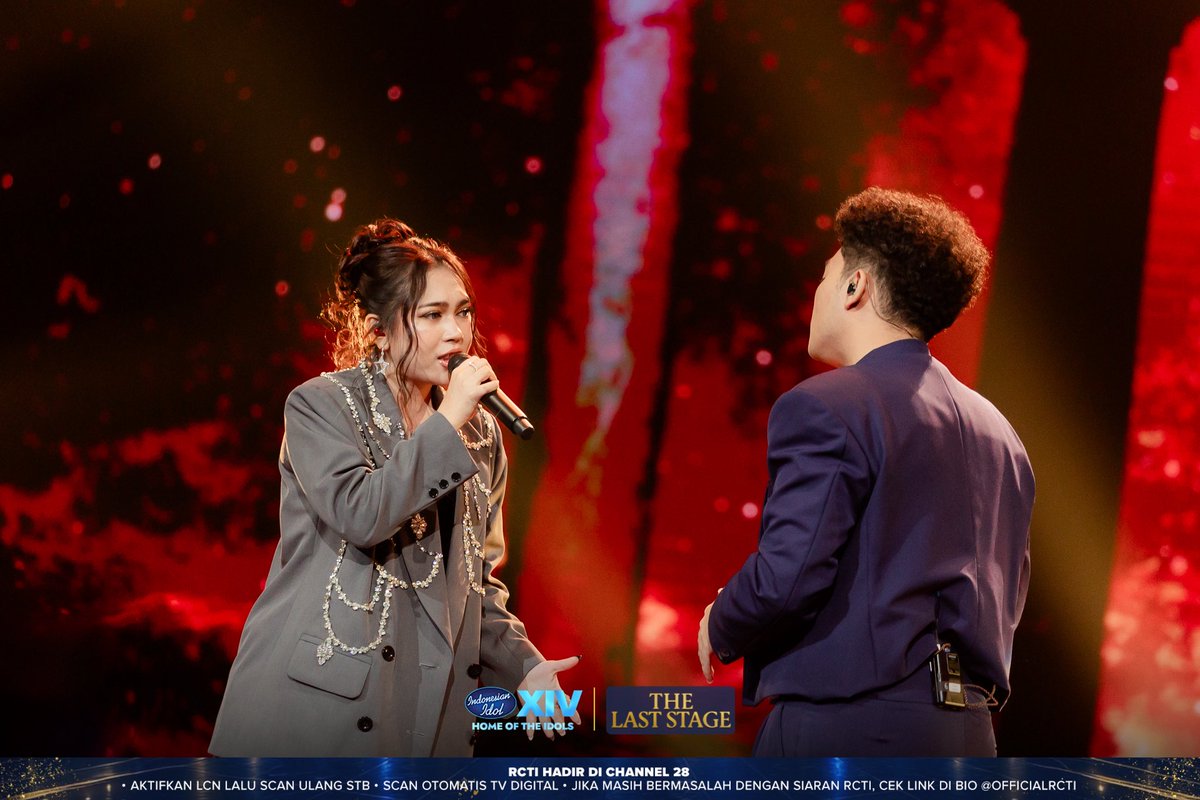 indonesianidol's tweet photo. Duet yang kena banget ke hati sampe satu studio di Indonesian Idol baper!🥹

Ecky dan Meidra bawakan ‘Mama Papa Larang’ berhasil bikin semua judges berdiri🤩🫶🏻 https://t.co/MT9eOB2mre