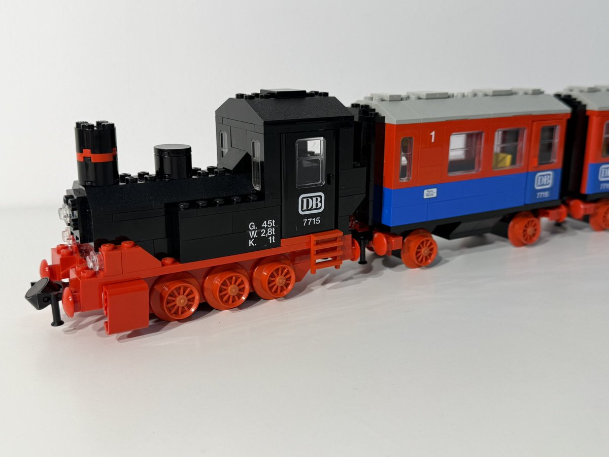 AdamJunction's tweet photo. New video up at Adam’s Brick Junction on YouTube! #LEGO #YouTube 

LEGO Trains - Locomotive And Train Cars From Set 7715
https://t.co/mXYBjiUnYN https://t.co/UJb6KWqbEi