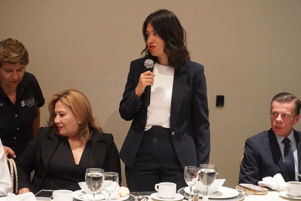 CCE_MORELOS's tweet photo. Fortalecemos la representación empresarial en Morelos con la integración de CANACAR Morelos al CCE Morelos.
Agradecemos la presencia de Andrea Esthefania Gaona Mendoza, Esmeralda Nava Gómez y Ross Lester Latham en esta alianza que impulsa el desarrollo económico del estado de Mor https://t.co/wh5FWwsQJ9