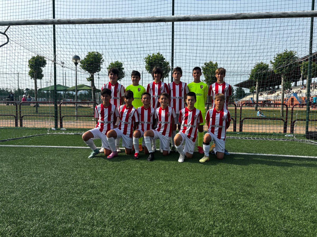 CanteraUDLog's tweet photo. #CanteraUDLog | 📉 Balance de nuestros equipos en el torneo del Comillas CF.

▪️Cadete A: eliminado en fase de  grupos.

▪️Cadete B: 🏆 Campeón.

▪️Infantil A: Finalista.

▪️Alevín 2014: Finalista.

▪️Alevín 2015: Semifinalista.

▪️Benjamín 2016: Finalista.

(1/2) https://t.co/ks83BTexxj