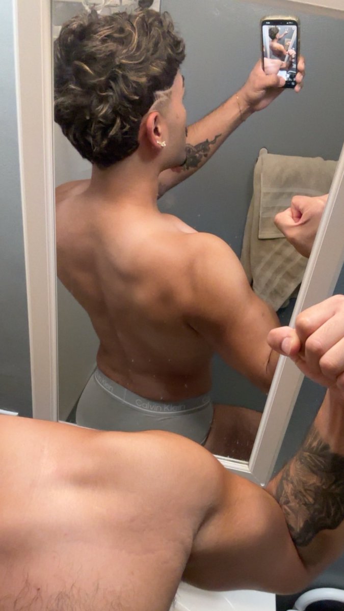 jayortits's tweet photo. Good morning world happy pride 💐 https://t.co/LA4u3L1ju7