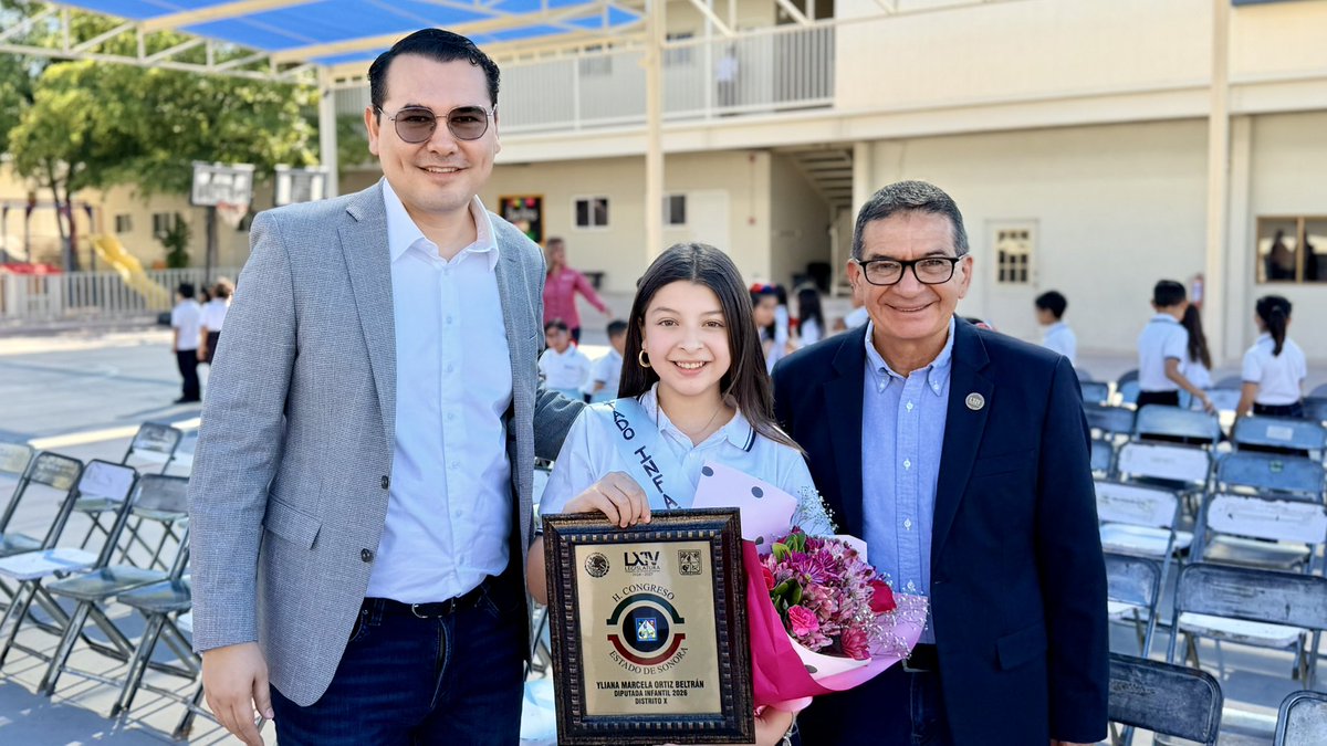 BarrazaAlmazan's tweet photo. Esta mañana asistimos a la ceremonia de reconocimiento de la #DiputadaInfantil del #Distrito10, Ilyana Marcela Ortiz Beltrán en la Escuela Primaria William Shakespeare, acompañados por el secretario de Gobierno @AdolfoSalazar_ .

¡Muchas felicidades a los padres, maestros y a toda la comunidad escolar por este gran logro!

.
.
.
#NorbertoBarraza #hermosillo #Sonora