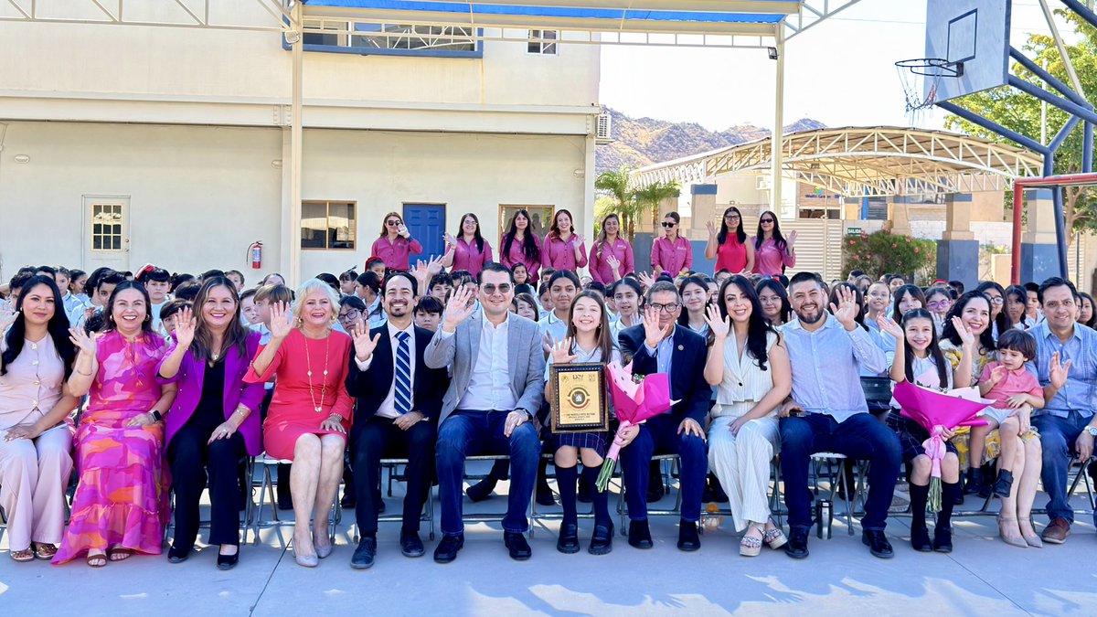 BarrazaAlmazan's tweet photo. Esta mañana asistimos a la ceremonia de reconocimiento de la #DiputadaInfantil del #Distrito10, Ilyana Marcela Ortiz Beltrán en la Escuela Primaria William Shakespeare, acompañados por el secretario de Gobierno @AdolfoSalazar_ .

¡Muchas felicidades a los padres, maestros y a toda la comunidad escolar por este gran logro!

.
.
.
#NorbertoBarraza #hermosillo #Sonora