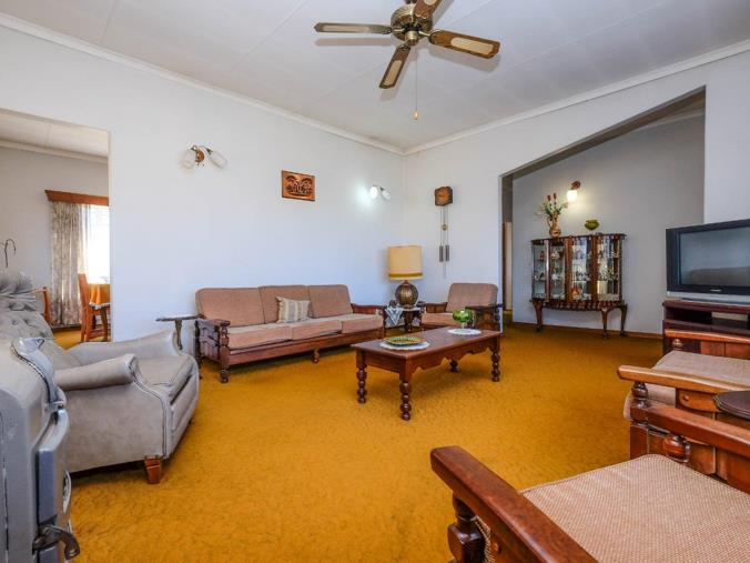 mlswest's tweet photo. 4 Bedroom House for Sale in Witpoortjie, Roodepoort | R 1 350 000 🏡✨

https://t.co/l5g0fsFg2t

#mlswest #property https://t.co/b5vjqpH6n1