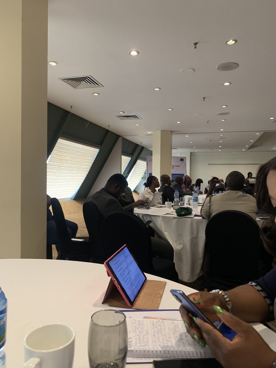 onyinyechijdf's tweet photo. We're honored to participate in the stakeholder workshop on reviewing and validating the draft protocol for e-tagging devices, organized by RoLAC to support the Nigerian Correctional Service. This initiative promotes non-custodial measures and reduces pressure on NCoS. https://t.co/9E4qWTj8Ro