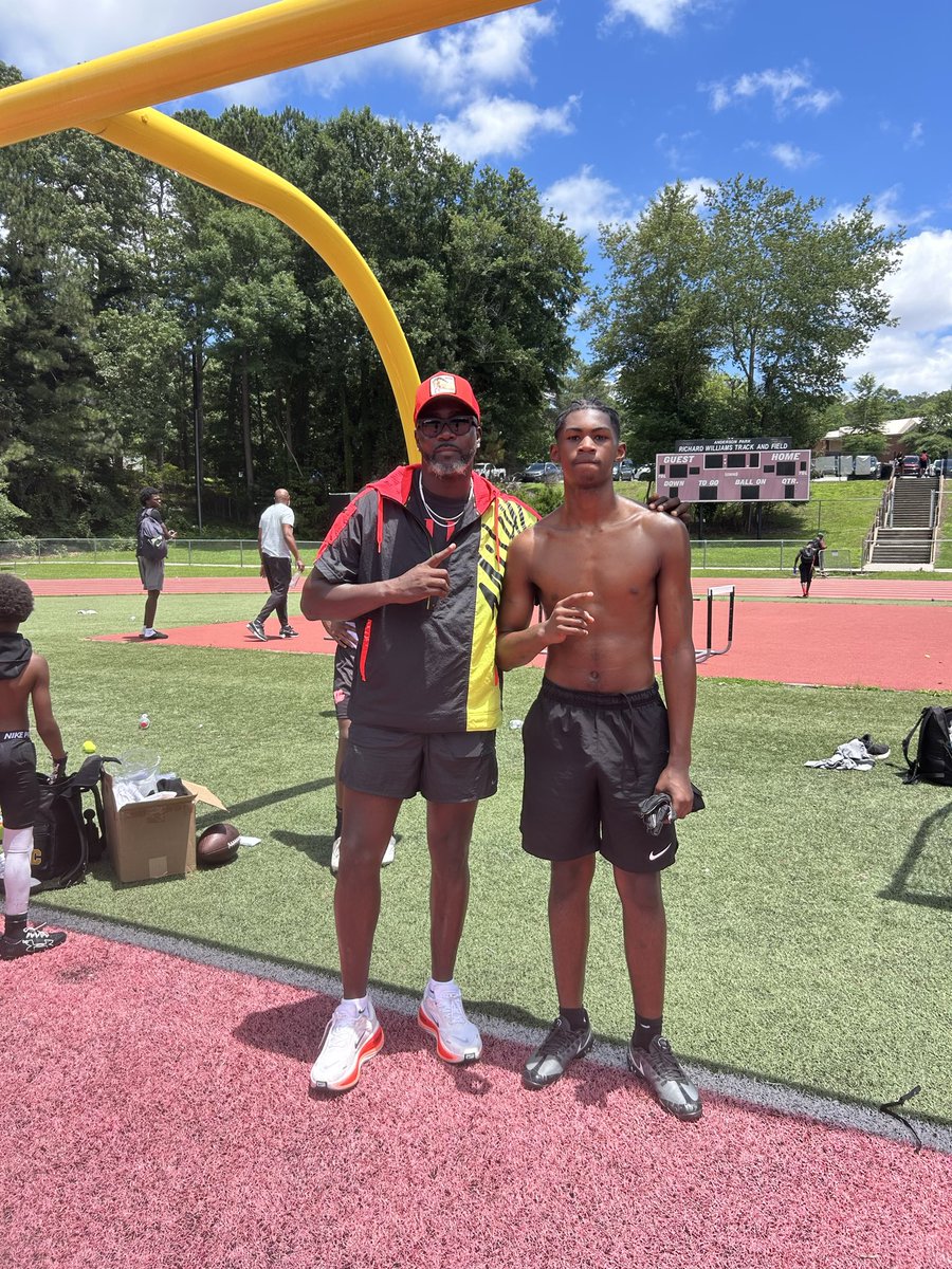 QuintinMathisjr's tweet photo. Crafting 
@CoachAJSpires @coachjamison1  @routeking_1 https://t.co/TCyn2ETAws